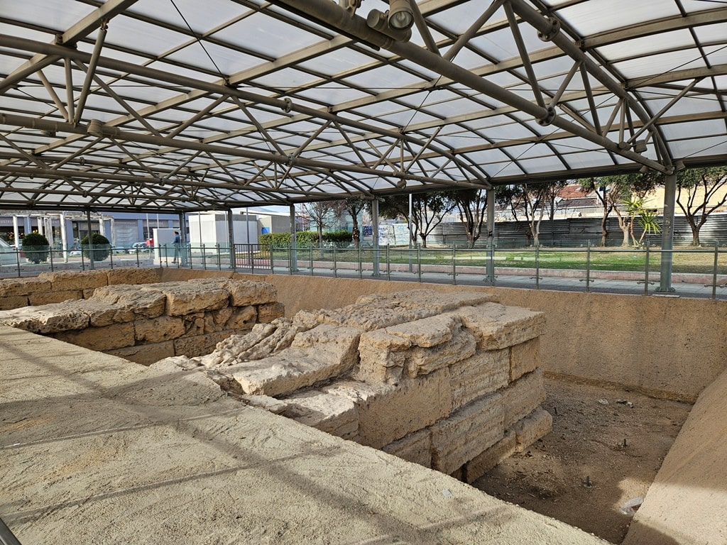 antiquities at Athens metro station